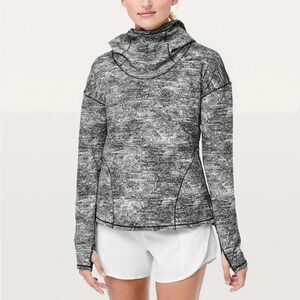 Lululemon Pullover Forever Endeavour Long Sleeve in Jacquard White Black size 8